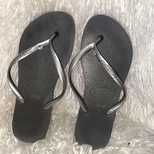 Item: Flip flops (Silver, 8, Havaianas)